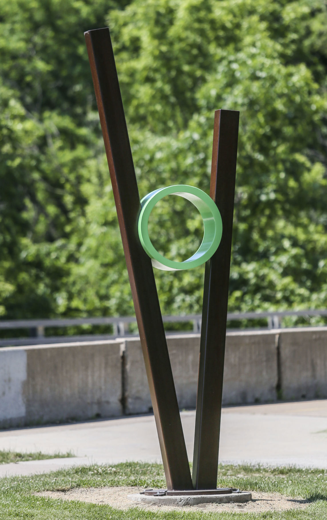 061220-qc-nws-sculpture-07.JPG
